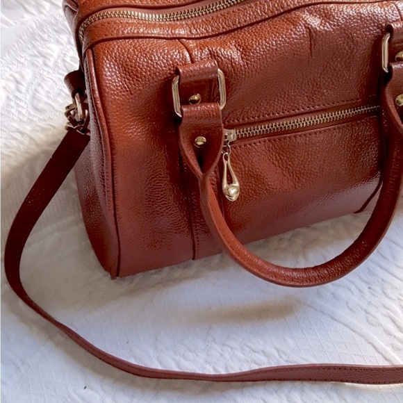 🆕 Terzetto Cognac Loreto Brown
Pebbled Leather Satchel Bag with Gold Hardware - Picture 7 of 12